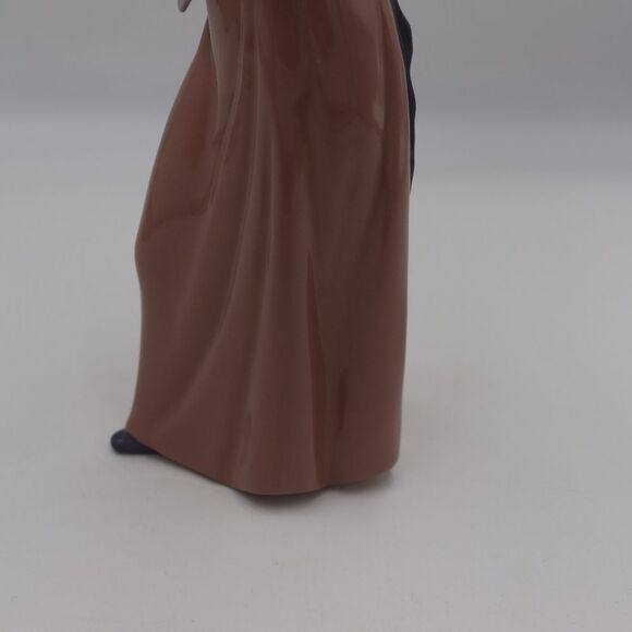 Lladro 5007 Bashful Girl in Pink Dress with Hat Figurine Statuette - Picture 7 of 12